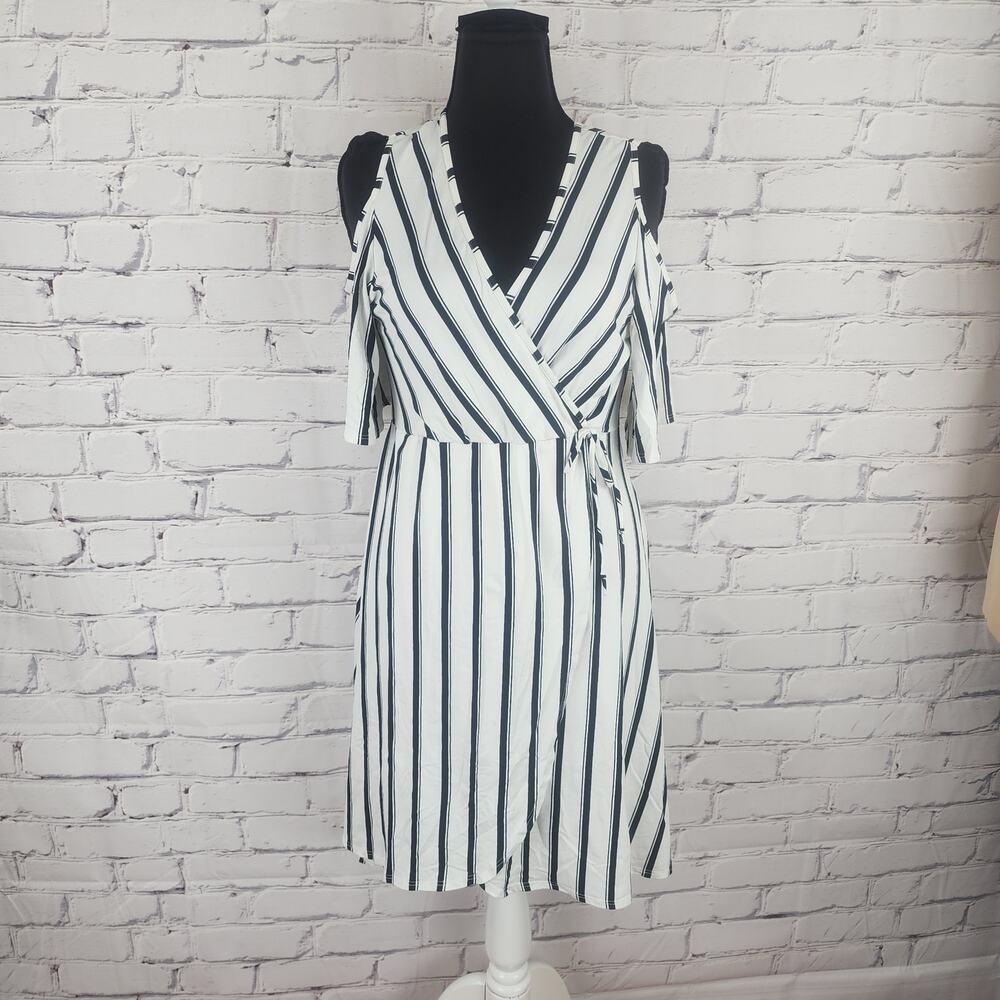 Vine and love cold shoulder blue striped dress Women's 2X beachy coastal  flowy